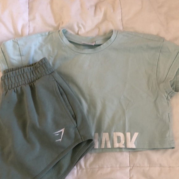 Cropped Gymshark Top - Picture 6 of 6